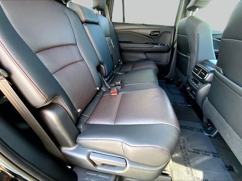 Used 2024 Honda Passport Black Edition image 19