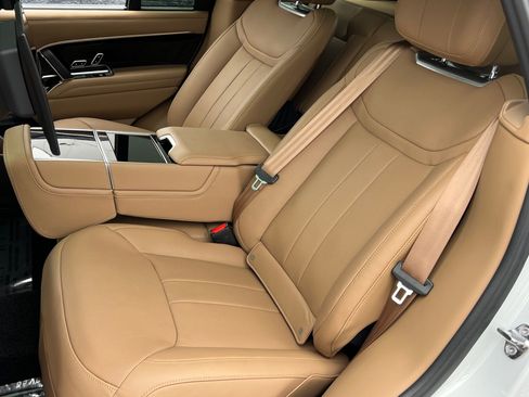 Used 2024 Land Rover Range Rover Autobiography image 16