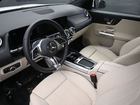 New 2026 Mercedes-Benz GLA 250 4MATIC image 16