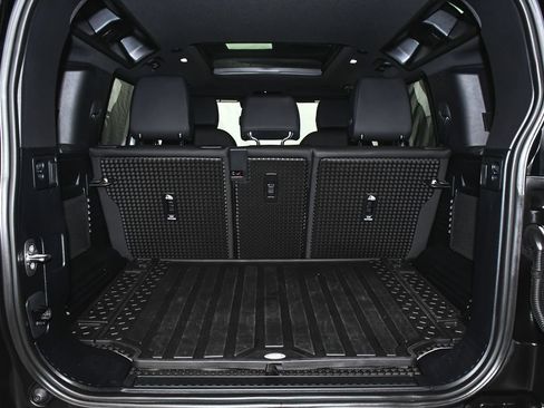 Used 2025 Land Rover Defender 110 S AWD/4WD image 60