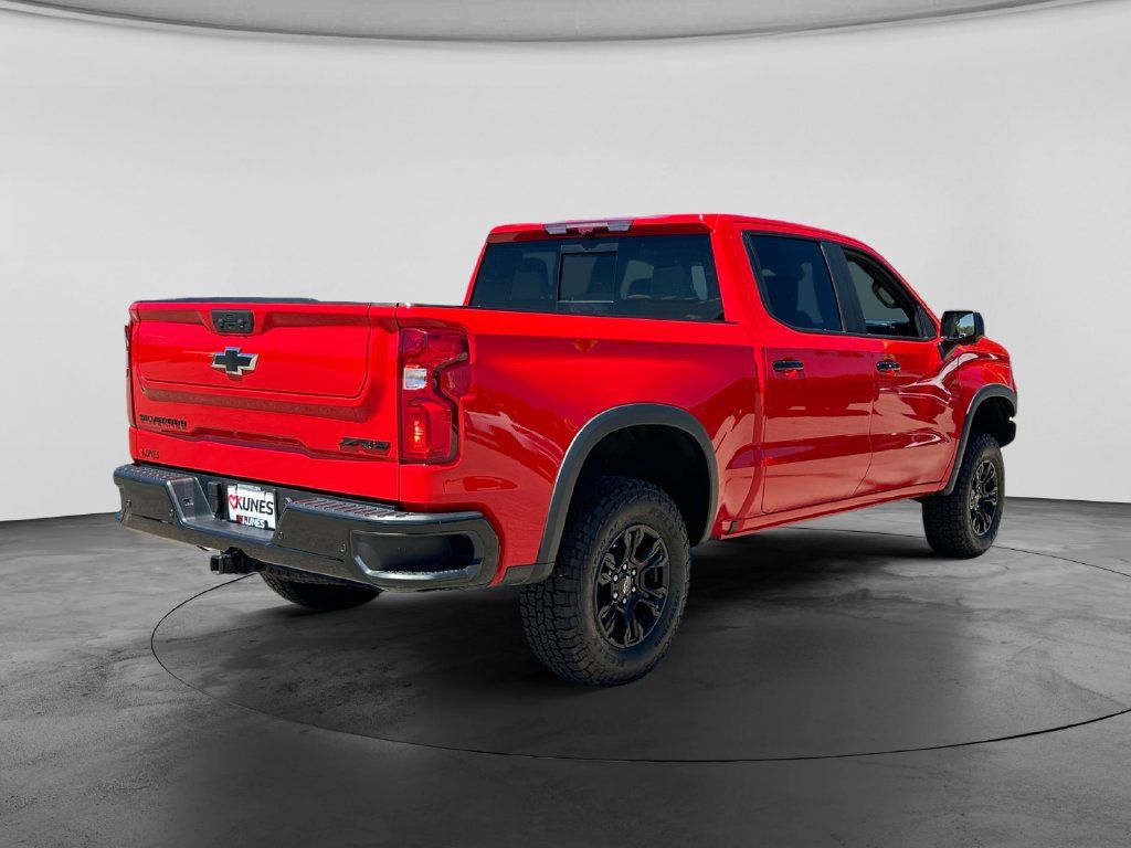 Used 2025 Chevrolet Silverado 1500 ZR2 w/ Technology Package AWD/4WD image 8