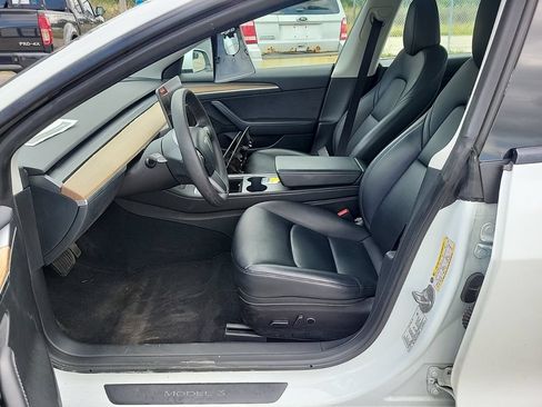 Used 2023 Tesla Model 3 Standard Range RWD image 4