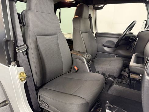 Used 2006 Jeep Wrangler X image 16