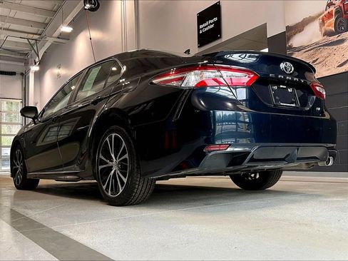 Used 2020 Toyota Camry SE image 5