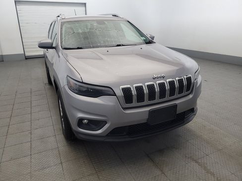 Used 2019 Jeep Cherokee Latitude Plus AWD/4WD image 14