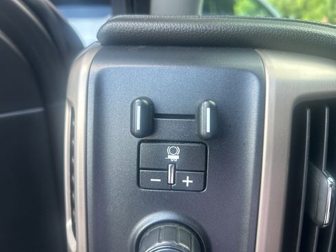 Used 2018 GMC Sierra 1500 Denali AWD/4WD image 25