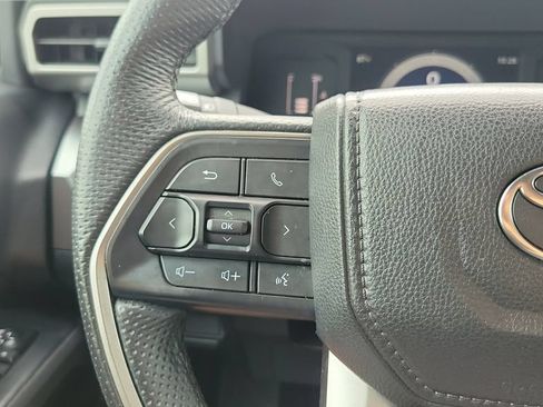 Used 2024 Toyota Tacoma SR5 w/ SR5 Upgrade Package AWD/4WD image 22