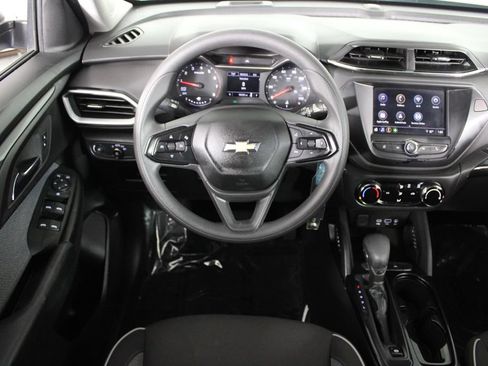Used 2022 Chevrolet TrailBlazer LS FWD image 6