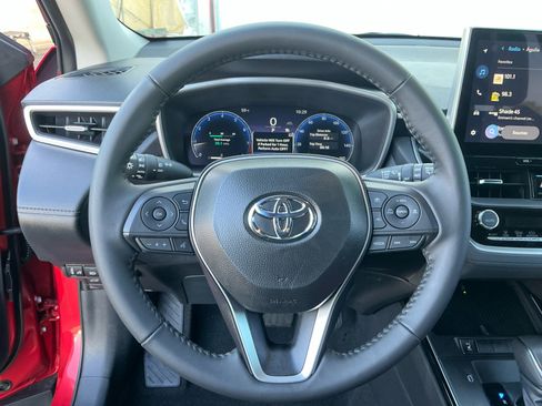 Certified 2026 Toyota Corolla Cross XLE image 9