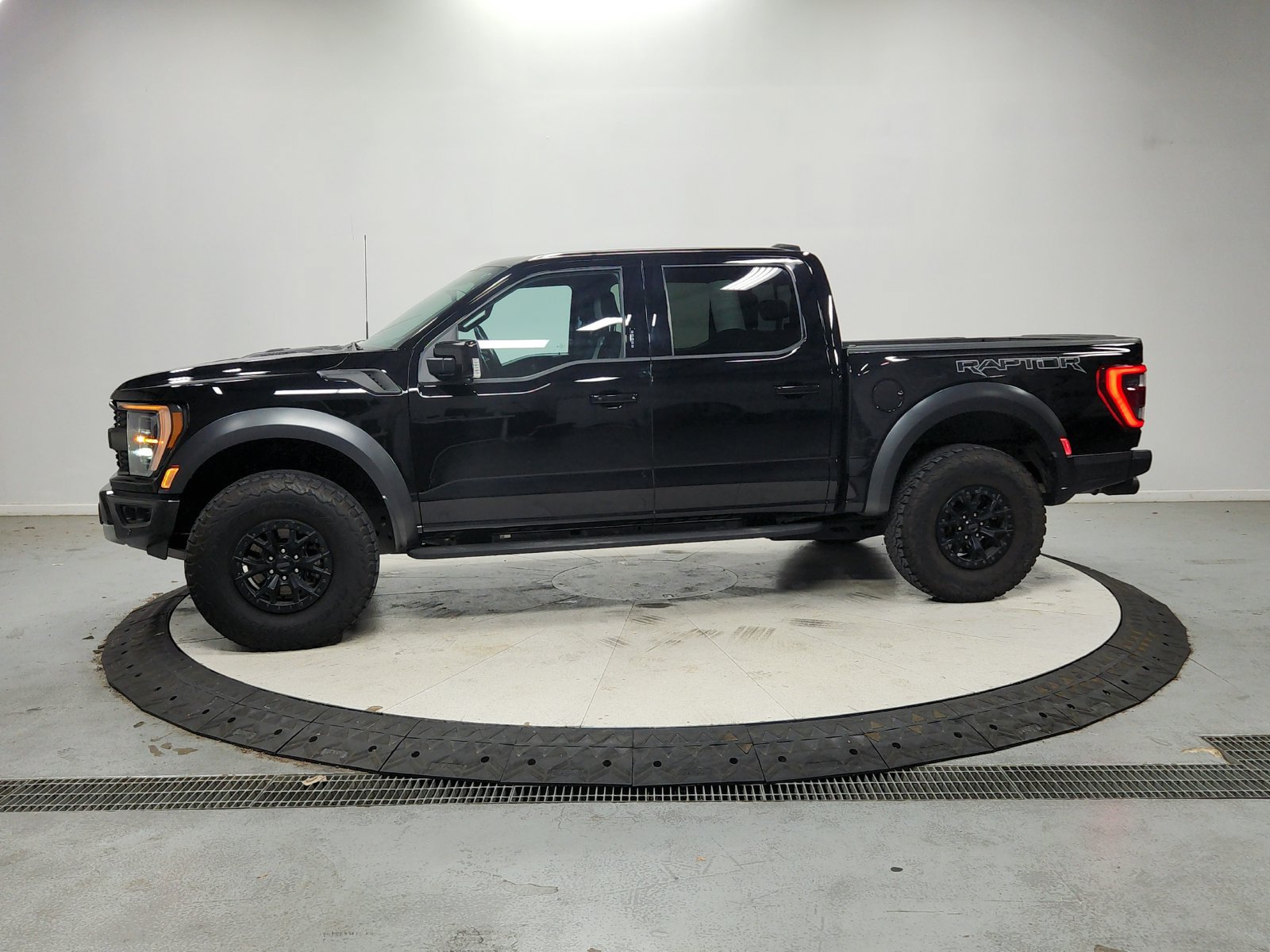 Used 2023 Ford F150 Raptor w/ Raptor 37 Performance Package AWD/4WD image 5