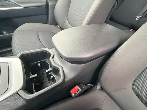 Used 2025 Toyota RAV4 LE AWD/4WD image 22