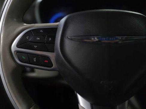 Used 2020 Chrysler Pacifica Limited image 25