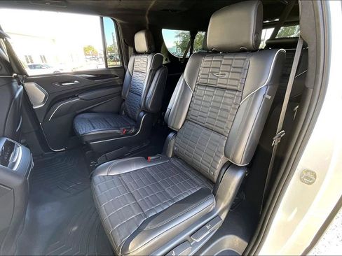 Used 2024 Cadillac Escalade ESV V w/ Heavy-Duty Trailer Package image 19