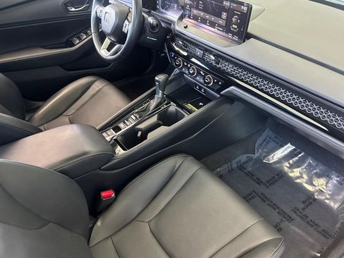 Used 2023 Honda Accord Touring image 32