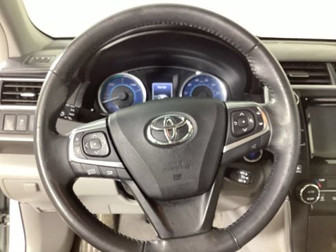 Used 2015 Toyota Camry XLE w/ Moonroof Package FWD image 13