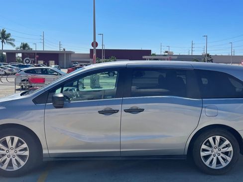 Used 2019 Honda Odyssey LX image 2