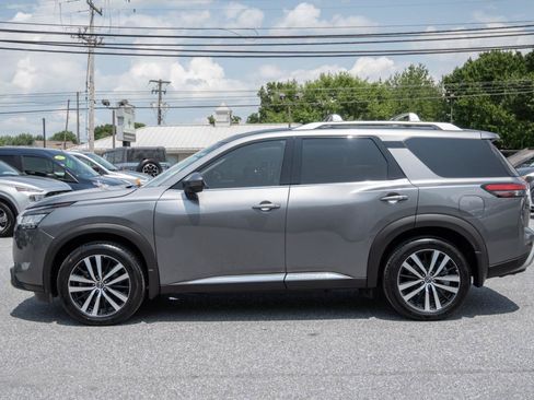 Used 2023 Nissan Pathfinder Platinum AWD/4WD image 8