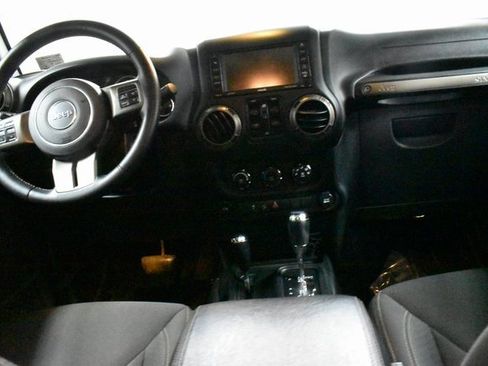 Used 2018 Jeep Wrangler Unlimited Sport w/ Dual Top Group image 18