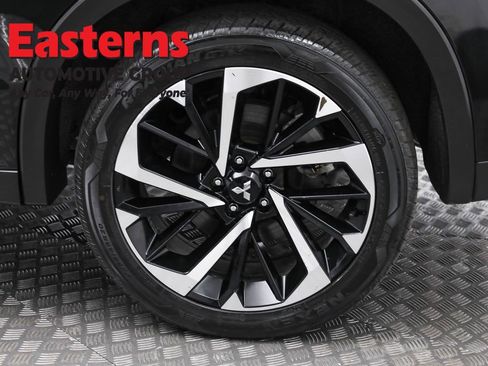 Used 2023 Mitsubishi Outlander SE image 33