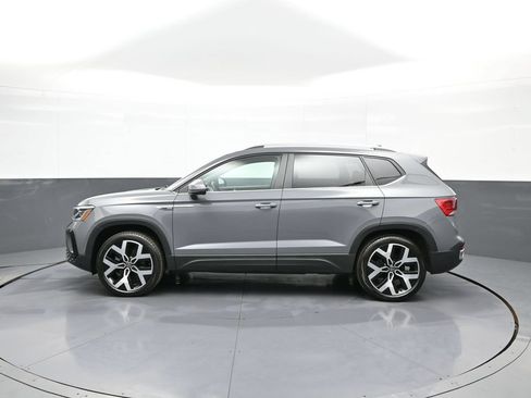 Used 2023 Volkswagen Taos SEL AWD/4WD image 9