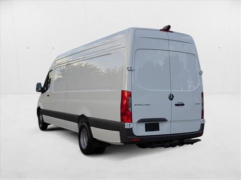 New 2025 Mercedes-Benz Sprinter 4500 image 9