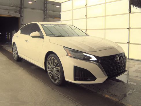 Used 2023 Nissan Altima 2.5 SL image 4