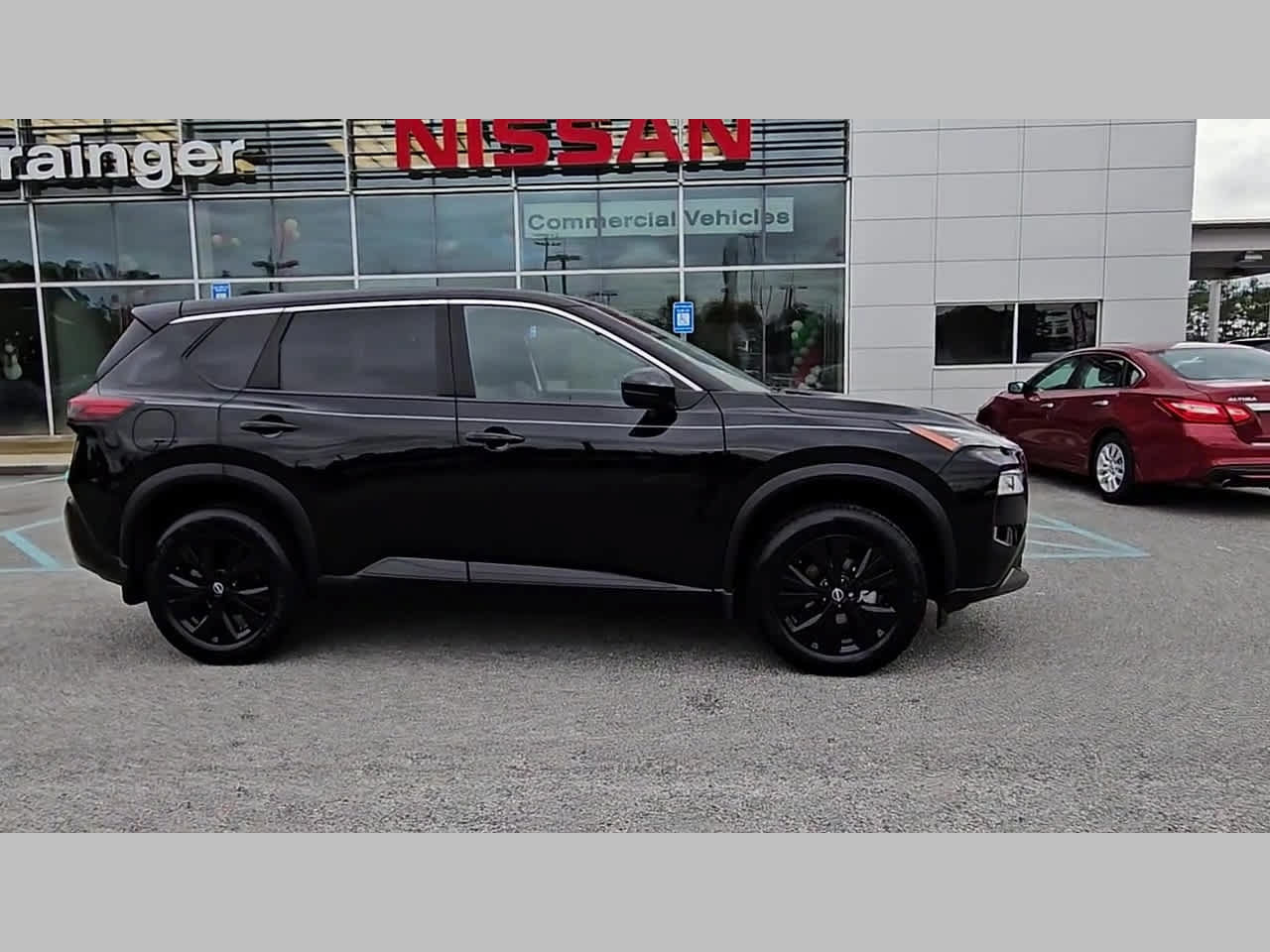 Used 2023 Nissan Rogue SV AWD/4WD image 36