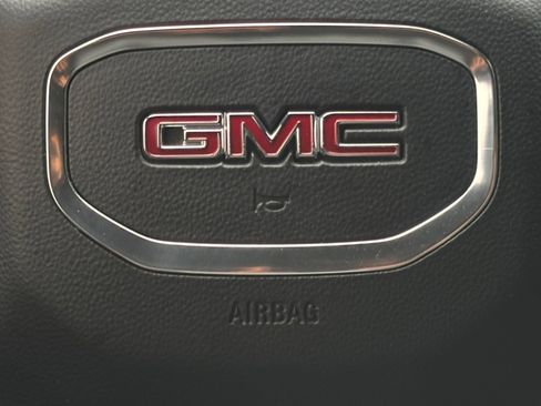 Used 2024 GMC Sierra 1500 SLT image 12