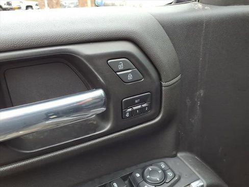 Used 2022 GMC Sierra 1500 SLT w/ SLT Premium Package image 19