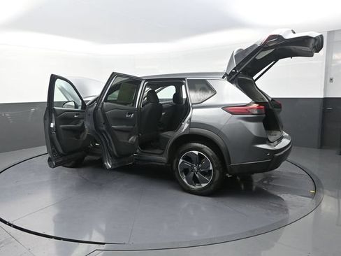 Used 2024 Nissan Rogue SV AWD/4WD image 33