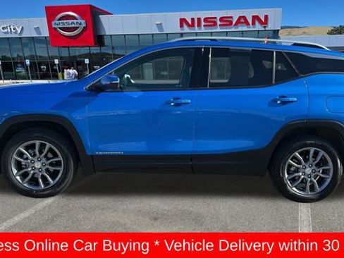 Used 2024 GMC Terrain SLT AWD/4WD image 6