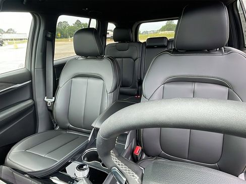 New 2025 Jeep Grand Cherokee Limited w/ Black Appearance Package image 26