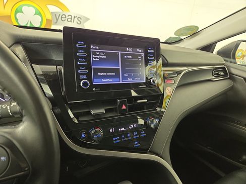 Used 2024 Toyota Camry SE image 21