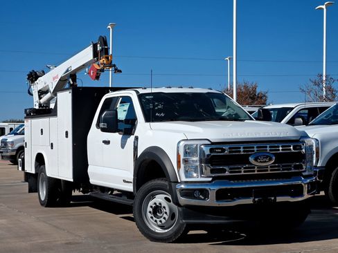 New 2025 Ford F550 4x4 SuperCab Super Duty image 2