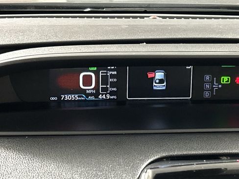 Used 2021 Toyota Prius LE image 15