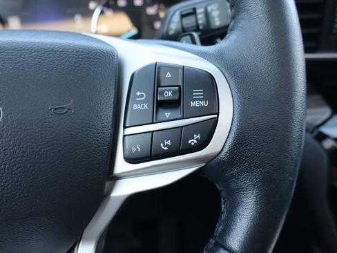Used 2021 Ford Explorer Limited w/ Equipment Group 301A AWD/4WD image 8
