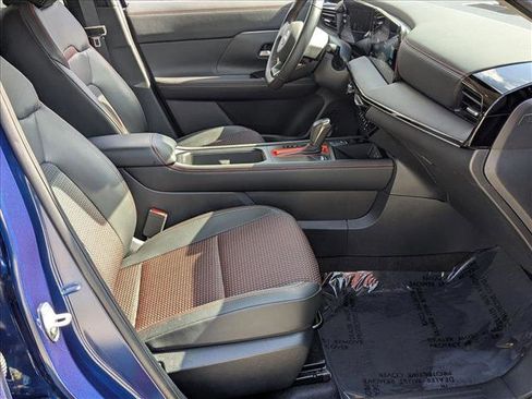 Certified 2025 Nissan Kicks SR image 21
