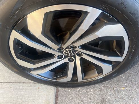 Used 2021 Volkswagen Atlas SEL Premium image 48