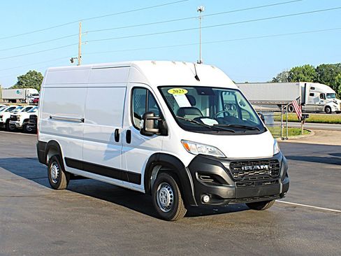 Used 2025 RAM ProMaster 3500 w/ Convenience Group FWD image 3