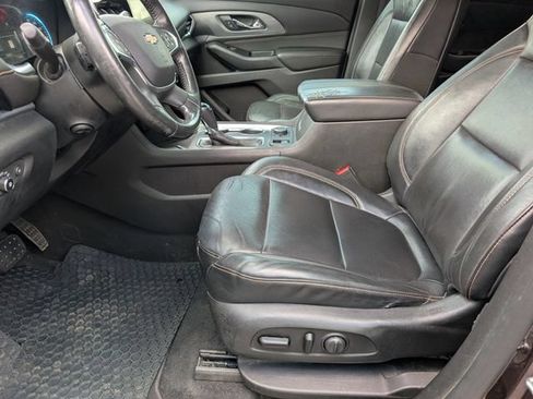 Used 2018 Chevrolet Traverse Premier w/ Driver Confidence II Package FWD image 15