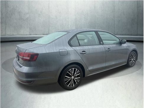 Used 2018 Volkswagen Jetta Wolfsburg Edition FWD image 6