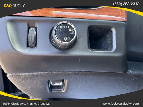 Used 2015 Cadillac Escalade Premium RWD image 11