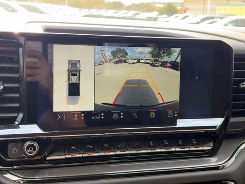 Used 2025 Chevrolet Silverado 1500 ZR2 w/ Technology Package image 16