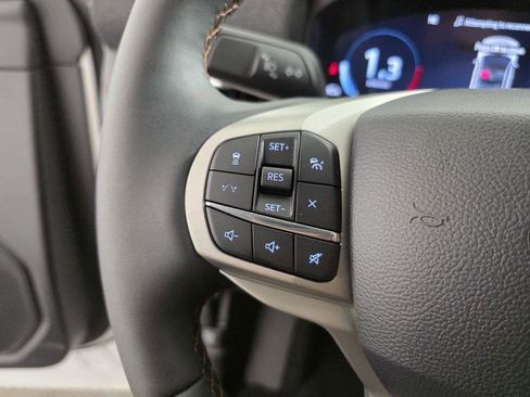 Used 2025 Ford Explorer Active w/ Active Comfort Package image 31