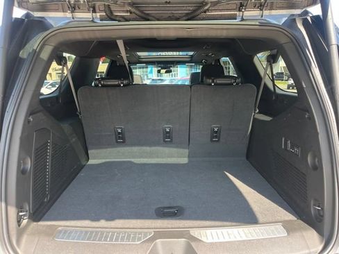 Used 2024 Chevrolet Suburban RST w/ Luxury Package RWD image 6