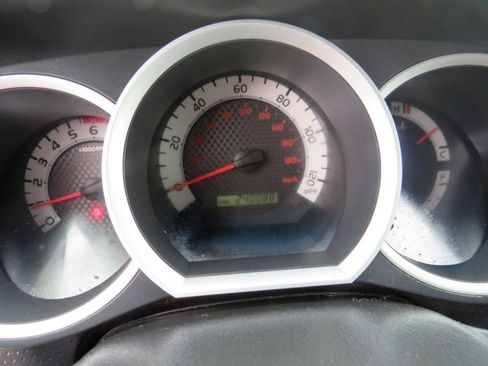 Used 2011 Toyota Tacoma 2WD Access Cab w/ Convenience Pkg image 33