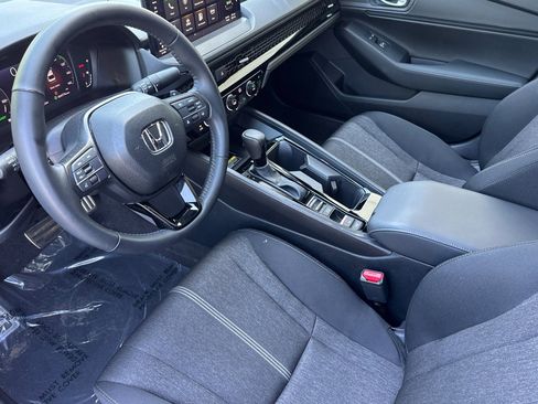 Used 2025 Honda Accord Sport image 4