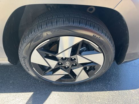 Used 2025 Hyundai Kona Limited AWD/4WD image 44