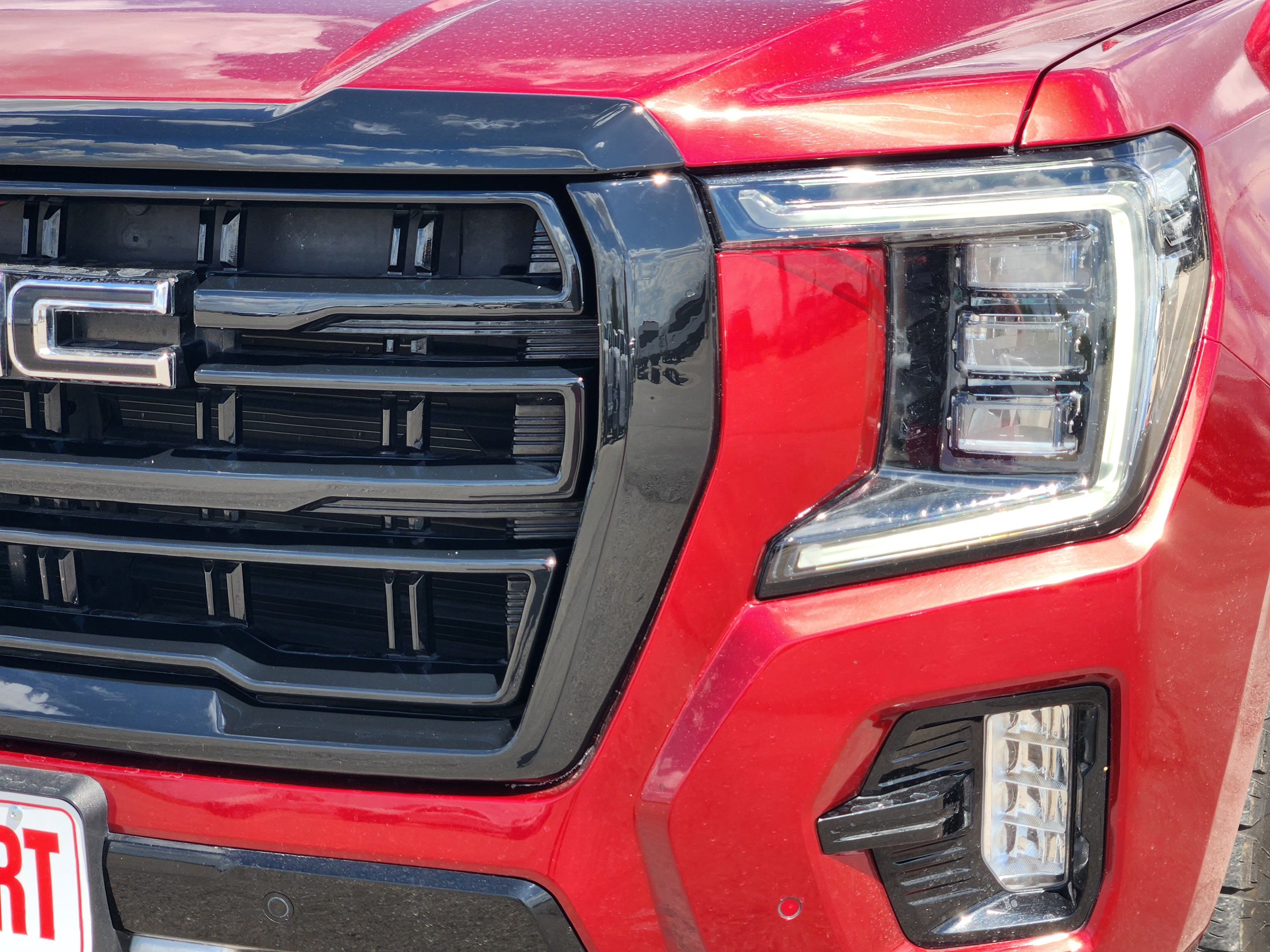 Used 2023 GMC Yukon AT4 w/ AT4 Premium Package AWD/4WD image 8