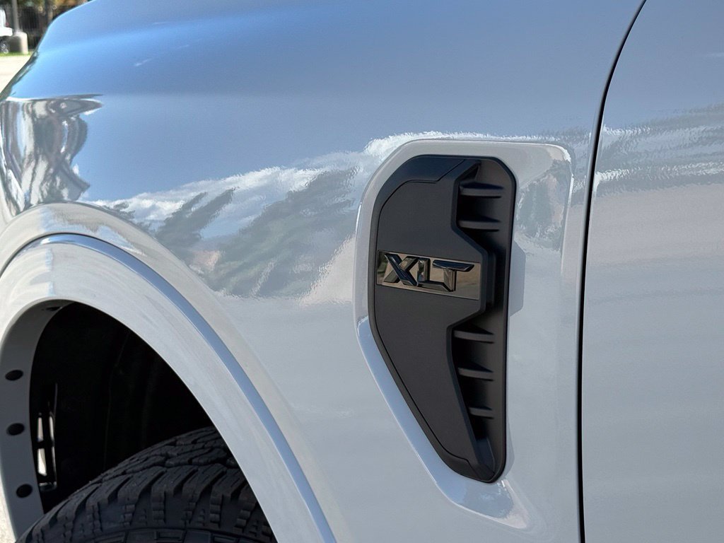 New 2026 Ford Ranger XLT w/ Black Appearance Package RWD image 16
